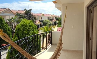 Venta de casa de dos pisos de 205.18 M2,en conjunto cerrado por la calle 8 al oriente de la ciudad.