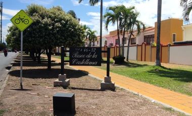 Venta de casa de dos pisos de 205.18 M2,en conjunto cerrado por la calle 8 al oriente de la ciudad.