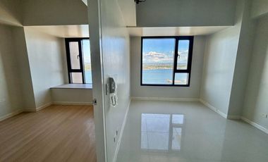 LOWEST PRICE! FOR SALE 1BR FRONT SEAVIEW IN MANDANI BAY, MANDAUE CEBU. MOVE-IN READY.