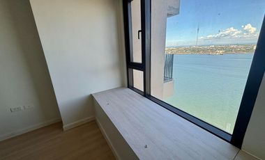 LOWEST PRICE! FOR SALE 1BR FRONT SEAVIEW IN MANDANI BAY, MANDAUE CEBU. MOVE-IN READY.