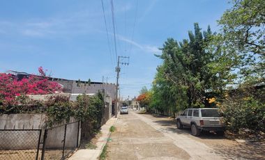 Casa con doble accesos a unos metros de Calle Morelos.
