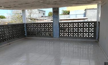 VENTA DE CASA EN SALINAS VICTORIA,NL CON LOCAL ENFRENTE LISTA PARA DARLE MANTENIMIENTO