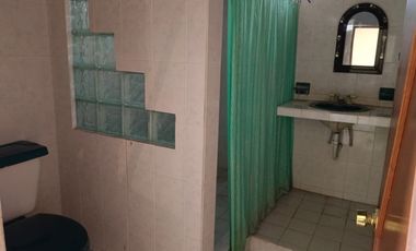 VENTA DE CASA EN SALINAS VICTORIA,NL CON LOCAL ENFRENTE LISTA PARA DARLE MANTENIMIENTO