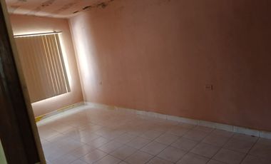 VENTA DE CASA EN SALINAS VICTORIA,NL CON LOCAL ENFRENTE LISTA PARA DARLE MANTENIMIENTO