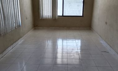 VENTA DE CASA EN SALINAS VICTORIA,NL CON LOCAL ENFRENTE LISTA PARA DARLE MANTENIMIENTO