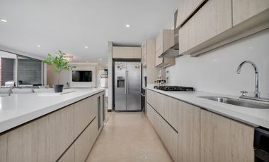 Venta de apartamento en el Poblado, Castropol