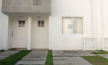 Rento casa en fraccionamiento tres cantos en Cuautlancingo cerca periférico