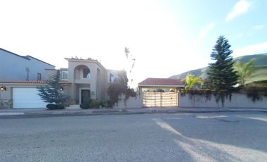 Propiedad de 2 casas en VENTA dentro de Baja Country Club Ensenada B C