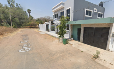 CASA EN REMATE EN JUANACATLÁN JALISCO