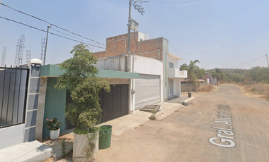 CASA EN REMATE EN JUANACATLÁN JALISCO