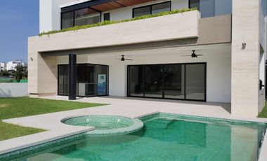 Casa nueva en Paraíso Country Cllub, con vista al campo de golf y recámara en PB