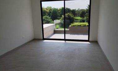 Casa nueva en Paraíso Country Cllub, con vista al campo de golf y recámara en PB