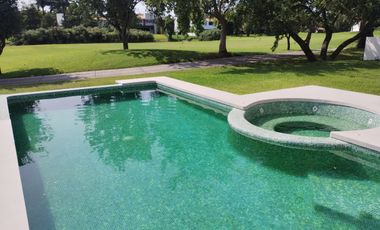 Casa nueva en Paraíso Country Cllub, con vista al campo de golf y recámara en PB