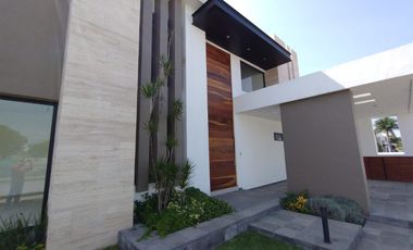 Casa nueva en Paraíso Country Cllub, con vista al campo de golf y recámara en PB