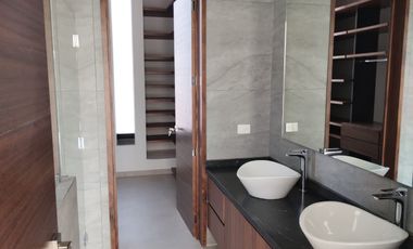 Casa nueva en Paraíso Country Cllub, con vista al campo de golf y recámara en PB
