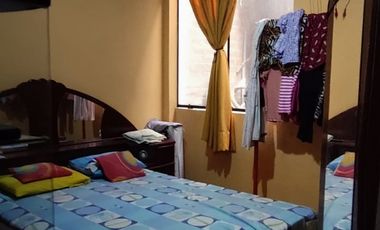 VENDO CASA EN ZONA COMERCIAL POR EL MERCADO MODELO DE PIURA