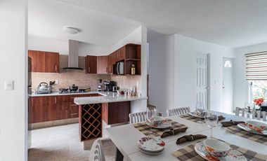 Casa con Rood Garden, seguridad en condominio en Yautepec Morelos