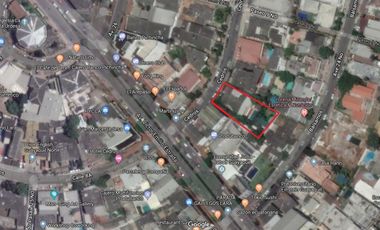 Vendo o arriendo casa comercial sector Urdesa Guayaquil