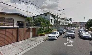 Vendo o arriendo casa comercial sector Urdesa Guayaquil