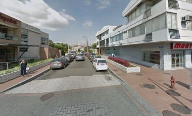 Vendo o arriendo casa comercial sector Urdesa Guayaquil