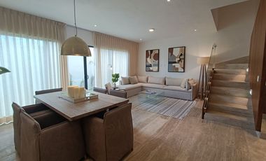 CASA EN VENTA  EN ARBOLADA BY CUMBRES. HERMOSA!!!!