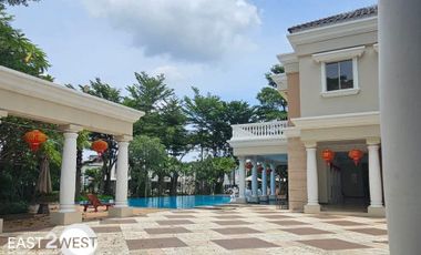 Dijual Rumah The Crown Pondok Hijau Golf Gading Serpong Tangerang Bagus Mewah Cantik Ada Kolam Renang Lokasi Nyaman Strategis