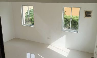 2 bedrooms house in lot