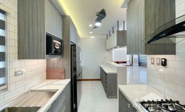 Penthouse Duplex 4 Bedroom 4BR in Brio Tower, Condo for Sale in Edsa Ave. Makati City MAJOR PRICE DROP!