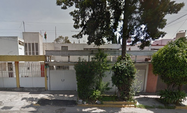 Casa en Venta Ubicada en Calle Viveros de Asís 182, MZ 003, Habitacional Viveros de la Loma, Tlalnepantla de Baz
