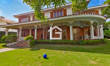 Casa de Venta Con Piscina en Unioro, Machala