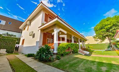 Casa de Venta Con Piscina en Unioro, Machala