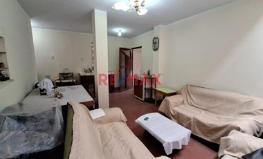 Vendo Casa En Mariano Moreno -La Esperanza 161 M2 A 2 Cuadras Condorcanqui ID 1088063