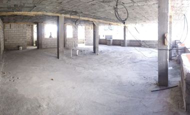 Casa ESQUINERA en venta, es  RENTERA tiene 3 departamentos, 3 locales coemrciales, Sector Martha Bucaram, Sur de Quito, Ecuador