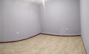 Casa ESQUINERA en venta, es  RENTERA tiene 3 departamentos, 3 locales coemrciales, Sector Martha Bucaram, Sur de Quito, Ecuador