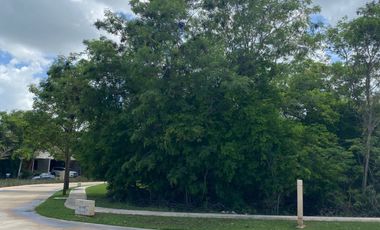 Terreno en venta en el Exclusivo Campo de golf Yuctán Country Club en Mérida. Vive la Experiencia del Golf y la Naturaleza