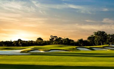 Terreno en venta en el Exclusivo Campo de golf Yuctán Country Club en Mérida. Vive la Experiencia del Golf y la Naturaleza