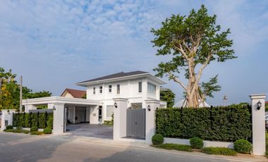 Large Family 4 Bedroom Pool Villa with Spacious Garden in Saraphi for Sale