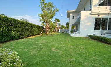 Large Family 4 Bedroom Pool Villa with Spacious Garden in Saraphi for Sale