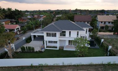 Large Family 4 Bedroom Pool Villa with Spacious Garden in Saraphi for Sale