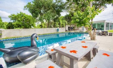 Luxury Villa with swimming pool for sale 10 minutes from the beach