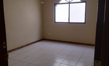 Samborondon, Se renta linda casa de 3 dormitorios con piscina