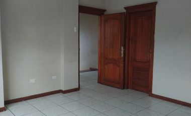 Samborondon, Se renta linda casa de 3 dormitorios con piscina