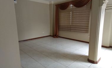 Samborondon, Se renta linda casa de 3 dormitorios con piscina