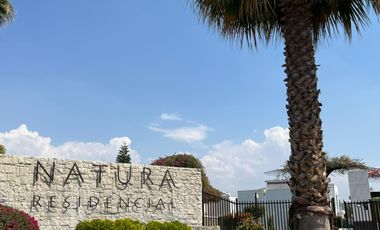 DEPARTAMENTO TOTALMENTE AMUEBLADO EN RENTA EN NATURA RESIDENCIAL, TORRE CON ALBERCA ,GYM Y CANCHA DE TENIS