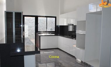 ALQUILO CASA ELEGANTE Y SEGURA EN HUANCAYO