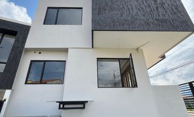 HERMOSAS CASAS CON AREA VERDE DE VENTA, Sector Plásticos Rival Ricaurte C1262