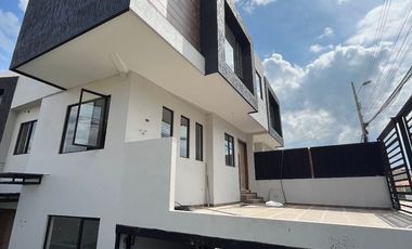 HERMOSAS CASAS CON AREA VERDE DE VENTA, Sector Plásticos Rival Ricaurte C1262