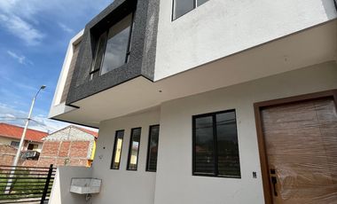 HERMOSAS CASAS CON AREA VERDE DE VENTA, Sector Plásticos Rival Ricaurte C1262