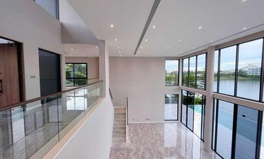 Lake Legend Bangna-Suvarnabhumi Luxury mansion, on the edge of the lake, the only one in Bangna area