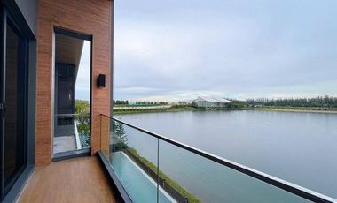 Lake Legend Bangna-Suvarnabhumi Luxury mansion, on the edge of the lake, the only one in Bangna area